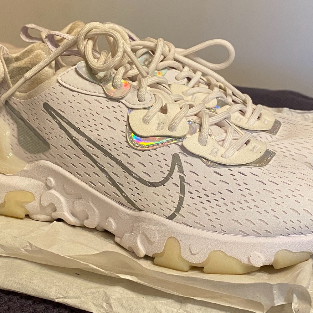 Nike NSW React Vision